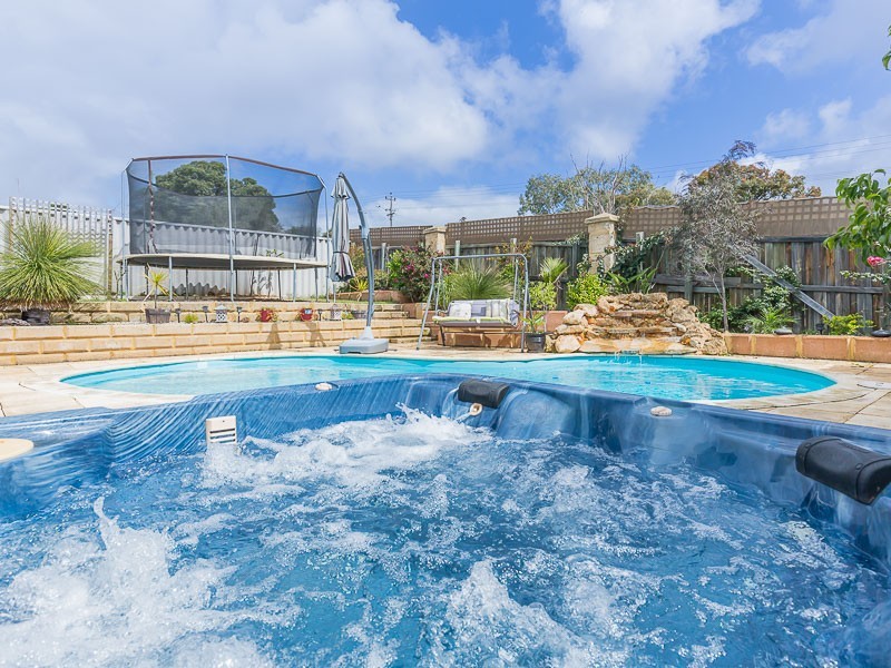 14 Garrett Corner, Parmelia WA 6167