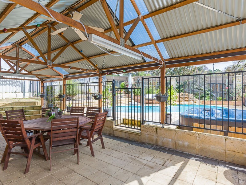14 Garrett Corner, Parmelia WA 6167