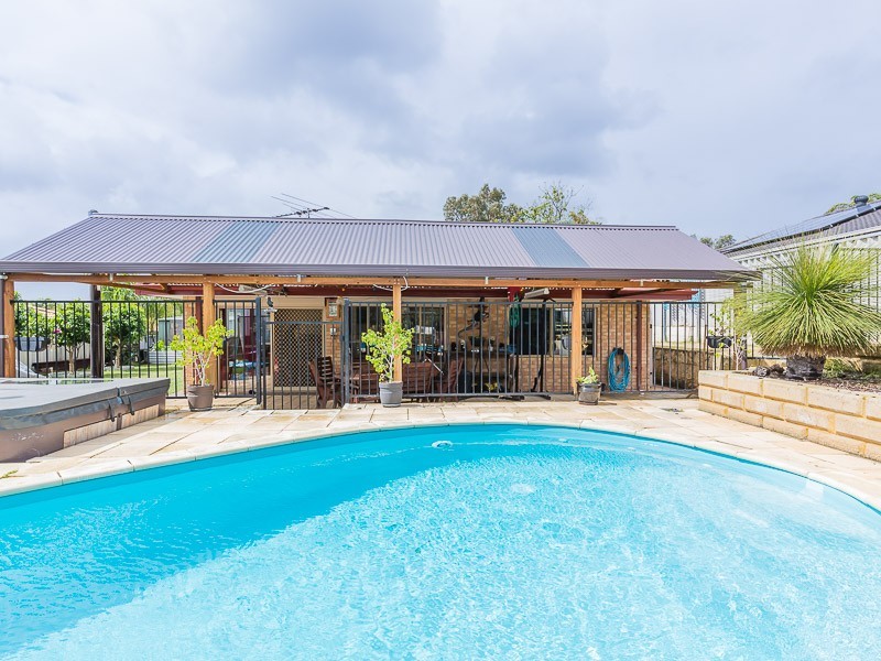 14 Garrett Corner, Parmelia WA 6167