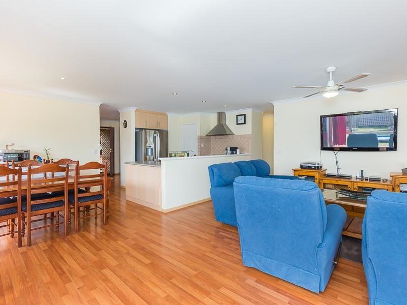 14 Garrett Corner, Parmelia WA 6167