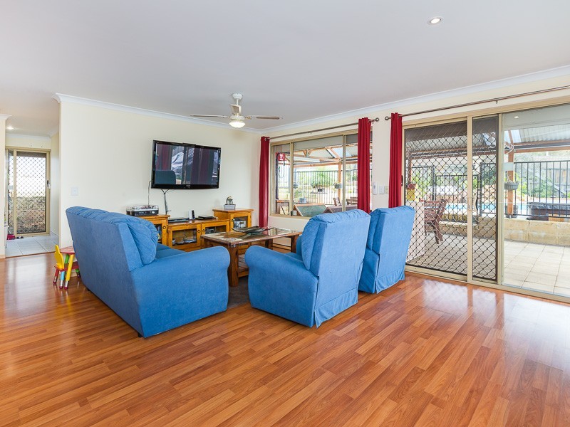 14 Garrett Corner, Parmelia WA 6167