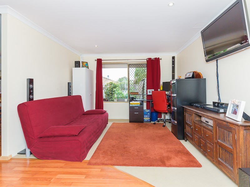 14 Garrett Corner, Parmelia WA 6167