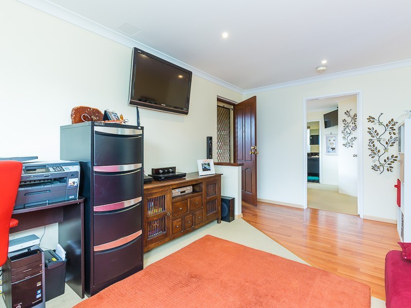 14 Garrett Corner, Parmelia WA 6167