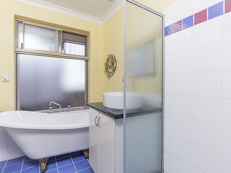 14 Garrett Corner, Parmelia WA 6167