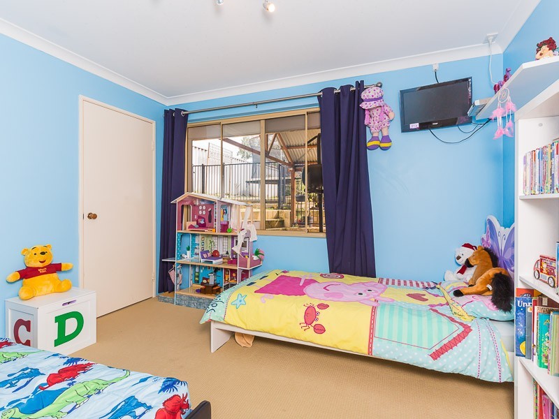 14 Garrett Corner, Parmelia WA 6167