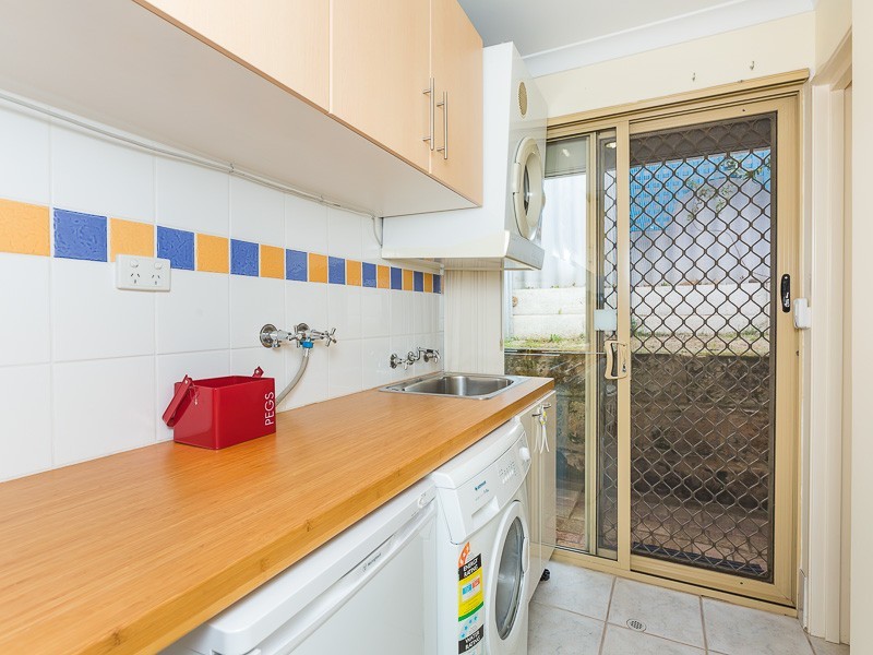 14 Garrett Corner, Parmelia WA 6167