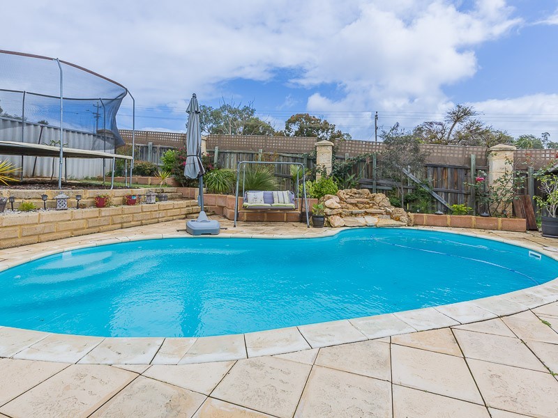 14 Garrett Corner, Parmelia WA 6167