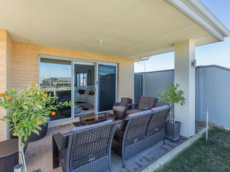 16 Topaz Lane, Wellard WA 6170