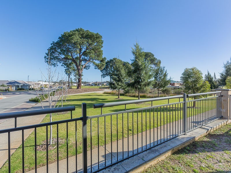 16 Topaz Lane, Wellard WA 6170