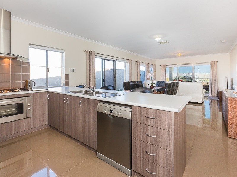 16 Topaz Lane, Wellard WA 6170