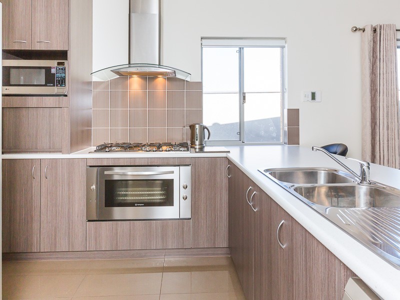16 Topaz Lane, Wellard WA 6170