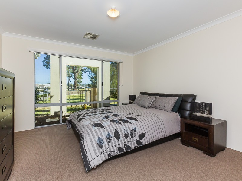 16 Topaz Lane, Wellard WA 6170