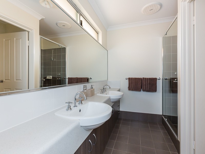 16 Topaz Lane, Wellard WA 6170