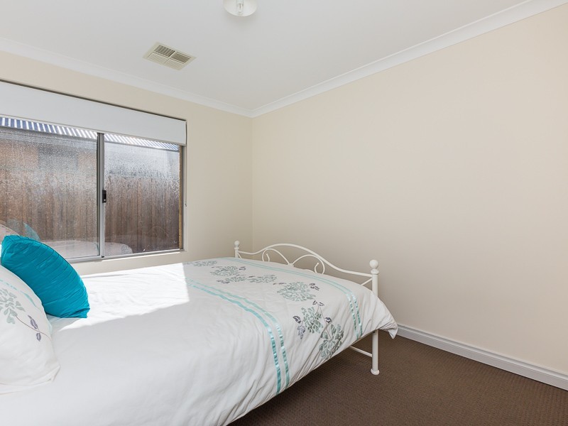 16 Topaz Lane, Wellard WA 6170