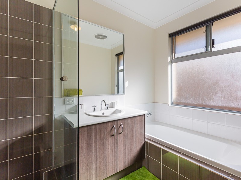 16 Topaz Lane, Wellard WA 6170