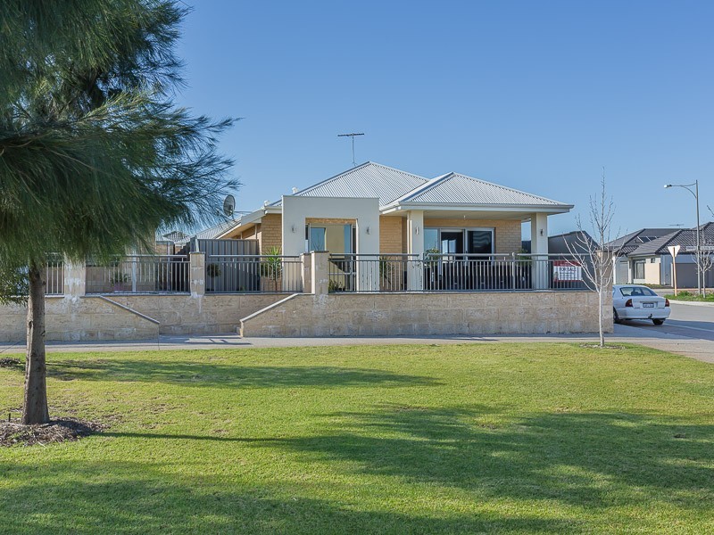 16 Topaz Lane, Wellard WA 6170
