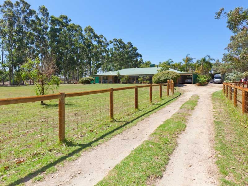 127 Spears Drive, Oakford WA 6121