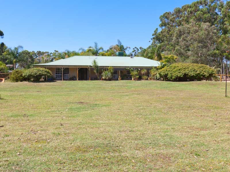 127 Spears Drive, Oakford WA 6121