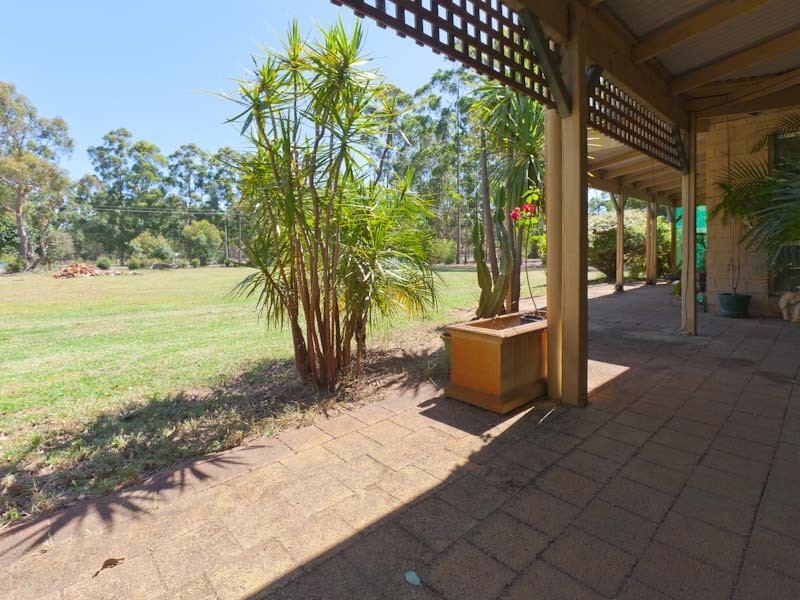 127 Spears Drive, Oakford WA 6121