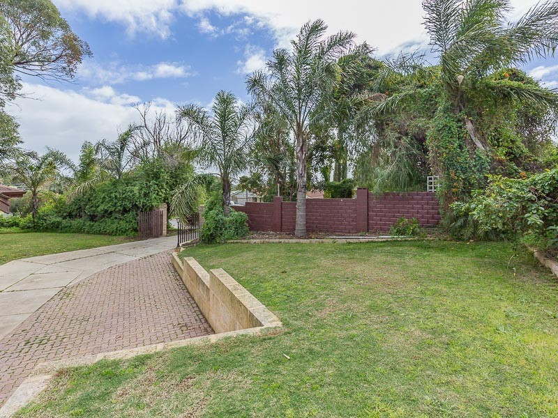 6 Camfield Loop, Parmelia WA 6167