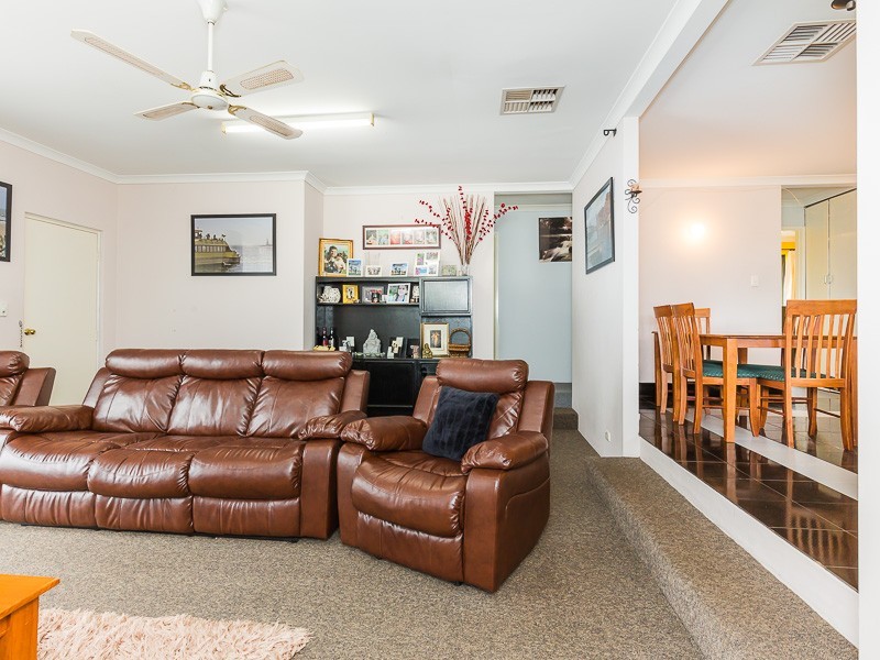 6 Camfield Loop, Parmelia WA 6167