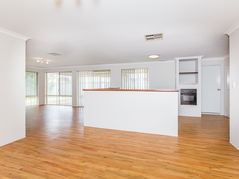 8 Catalpa Crescent, South Lake WA 6164