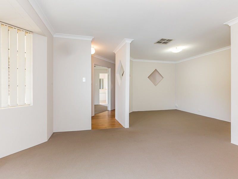 8 Catalpa Crescent, South Lake WA 6164