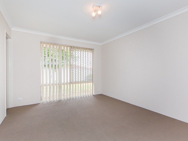 8 Catalpa Crescent, South Lake WA 6164