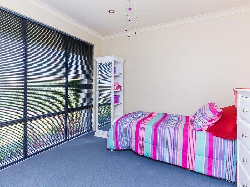 6 Rewell Vista, Bertram WA 6167