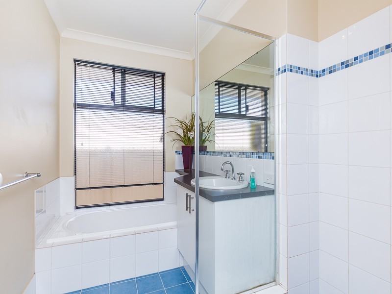 6 Rewell Vista, Bertram WA 6167