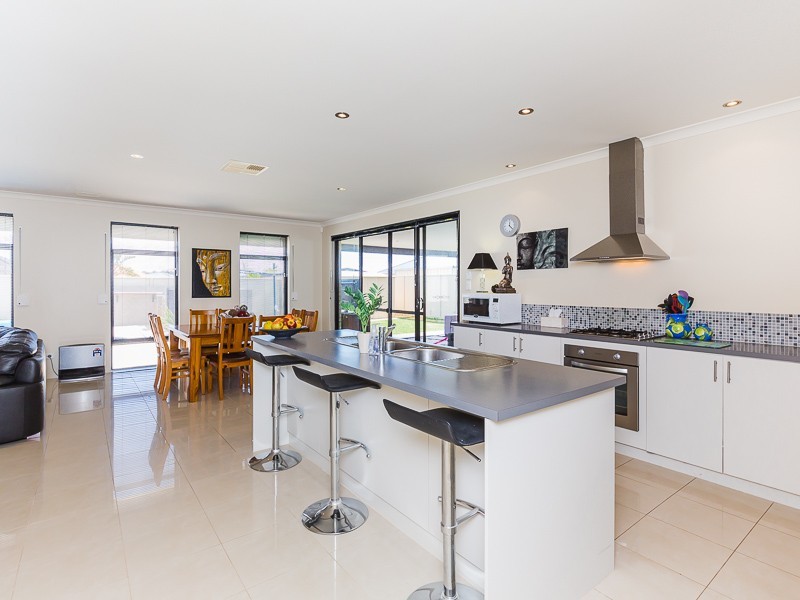 6 Rewell Vista, Bertram WA 6167