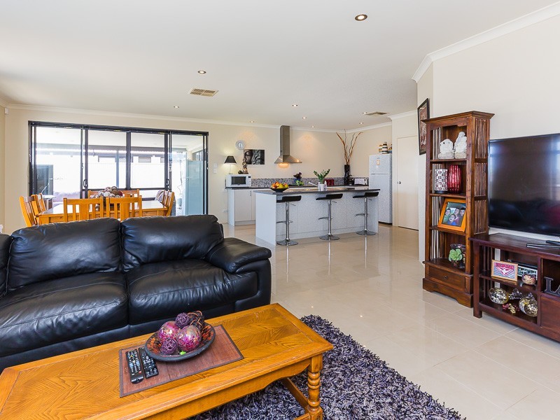 6 Rewell Vista, Bertram WA 6167