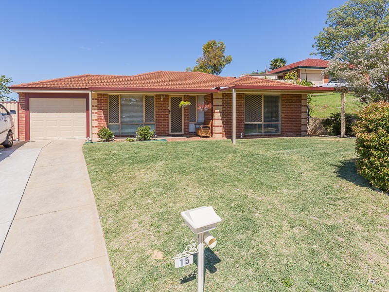 15 Brignell Gardens, Parmelia WA 6167