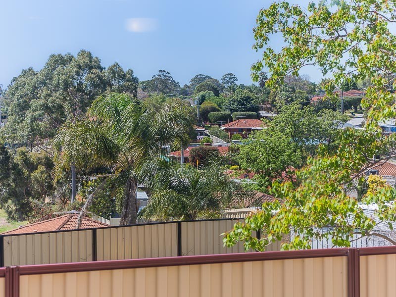 15 Brignell Gardens, Parmelia WA 6167