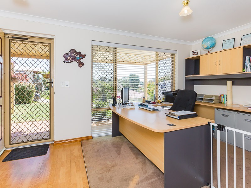 15 Brignell Gardens, Parmelia WA 6167
