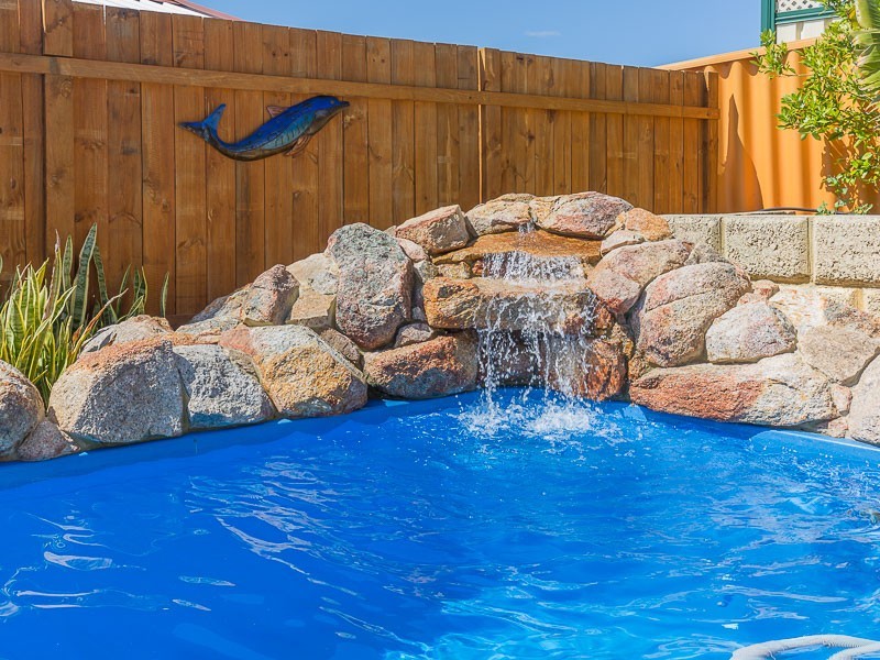 15 Brignell Gardens, Parmelia WA 6167