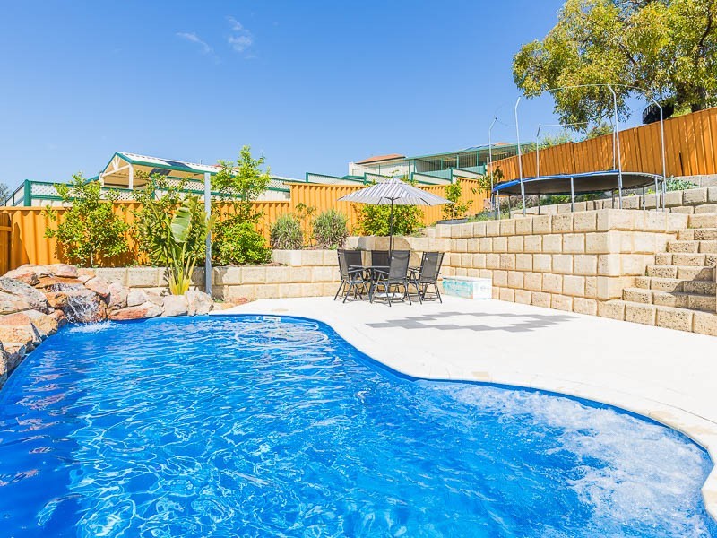 15 Brignell Gardens, Parmelia WA 6167