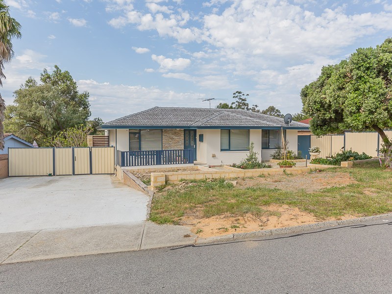 15 Brookes Way, Calista WA 6167