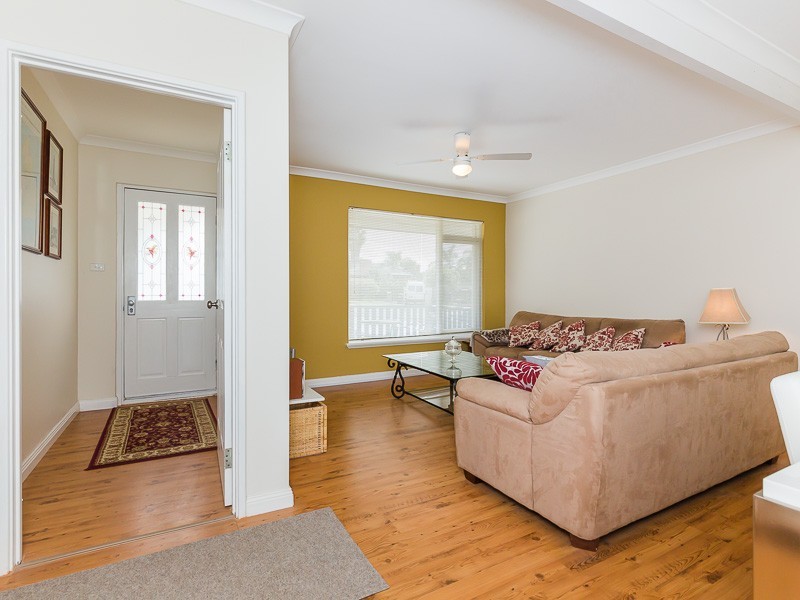 15 Brookes Way, Calista WA 6167