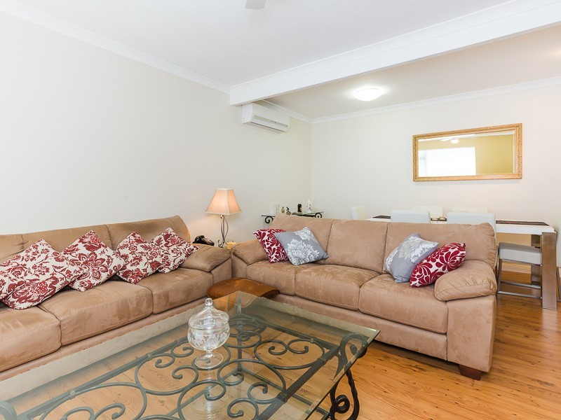 15 Brookes Way, Calista WA 6167