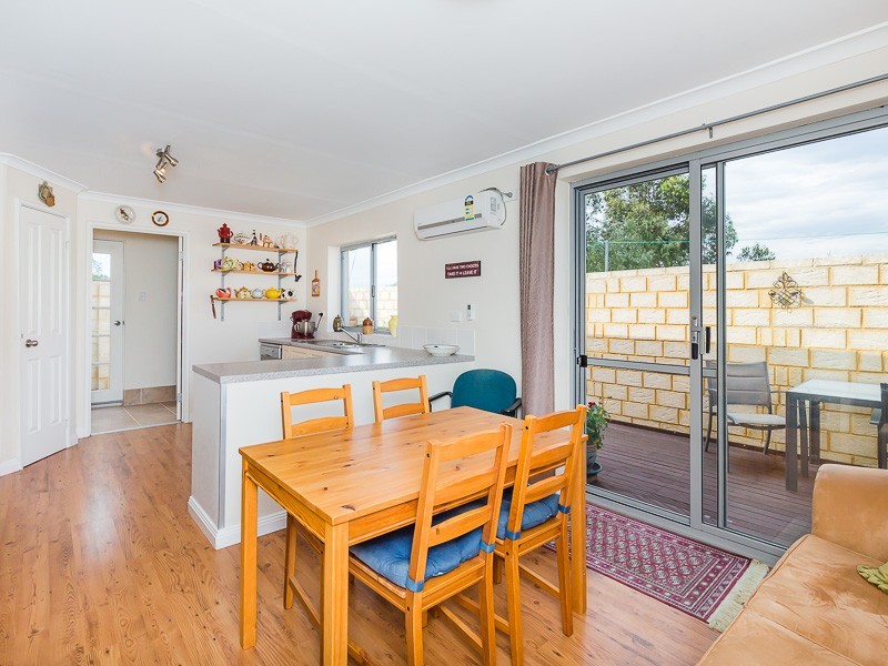 15 Brookes Way, Calista WA 6167