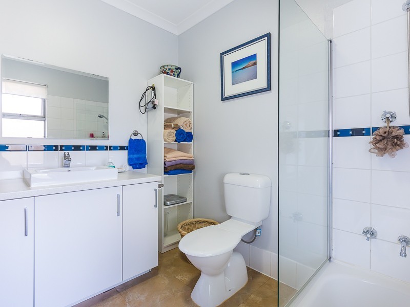 15 Brookes Way, Calista WA 6167