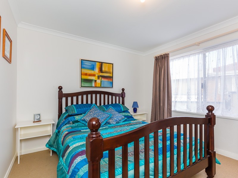 15 Brookes Way, Calista WA 6167