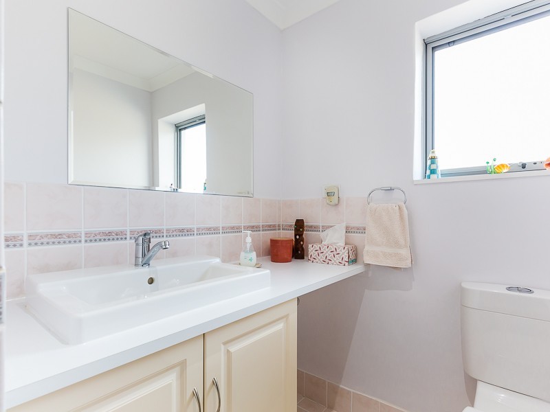 15 Brookes Way, Calista WA 6167
