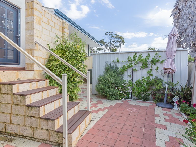 15 Brookes Way, Calista WA 6167