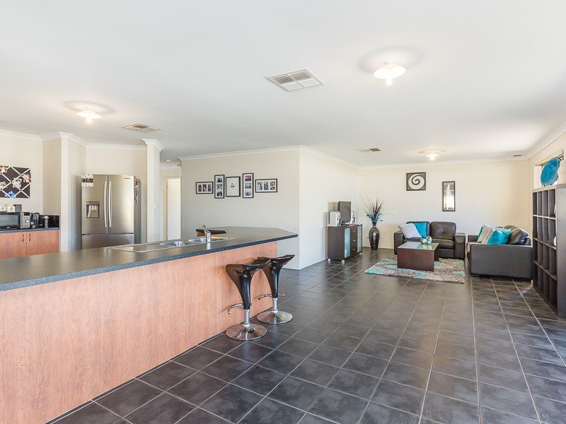 10 Silverline Bend, Bertram WA 6167