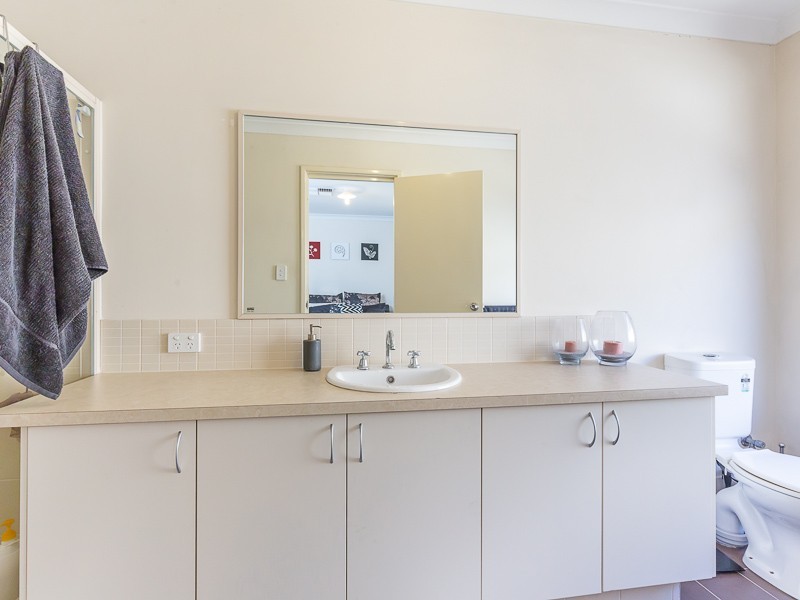 10 Silverline Bend, Bertram WA 6167