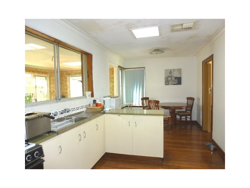 18 Edmund Way, Calista WA 6167