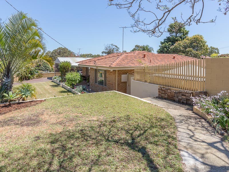 11 Berrett Place, Parmelia WA 6167