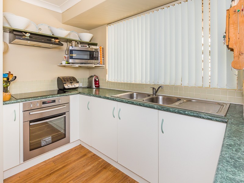 11 Berrett Place, Parmelia WA 6167